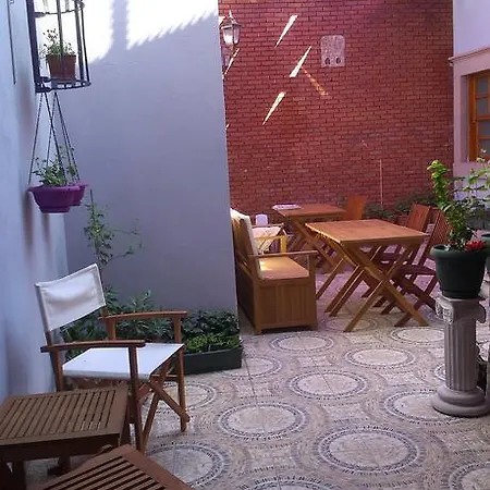 Lusin מלון 2*