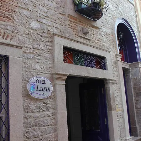 מלון Lusin